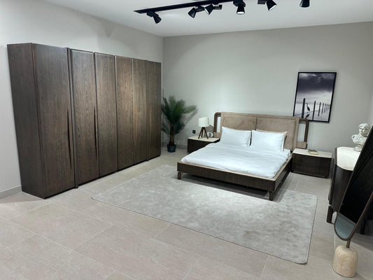 Elegant and Modern Bedroom Furniture Set