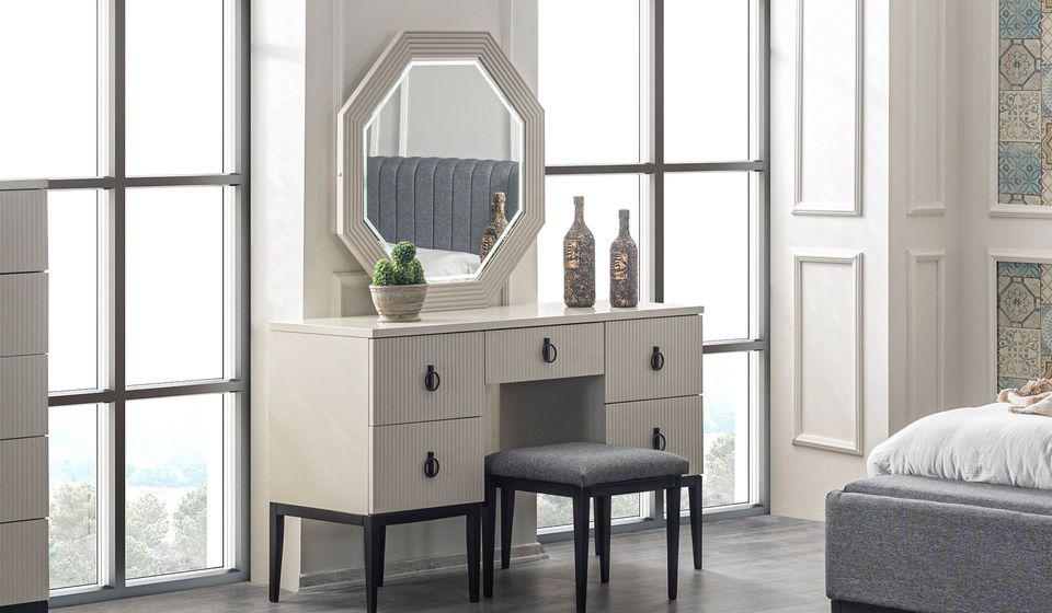 Stylish and Modern Bedroom Set with Wardrobe and Bed