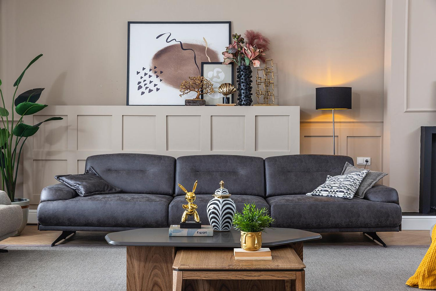 Stylish Modern Sofa for Elegant Living Rooms